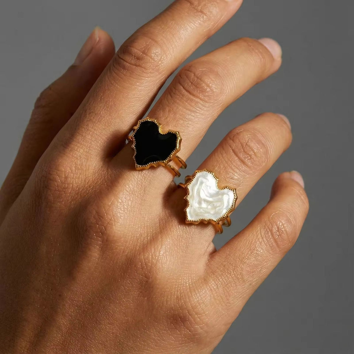 Enamel heart ring