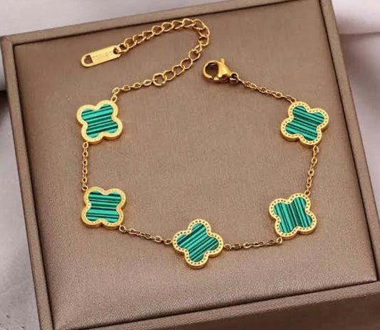 Green clover bracelet