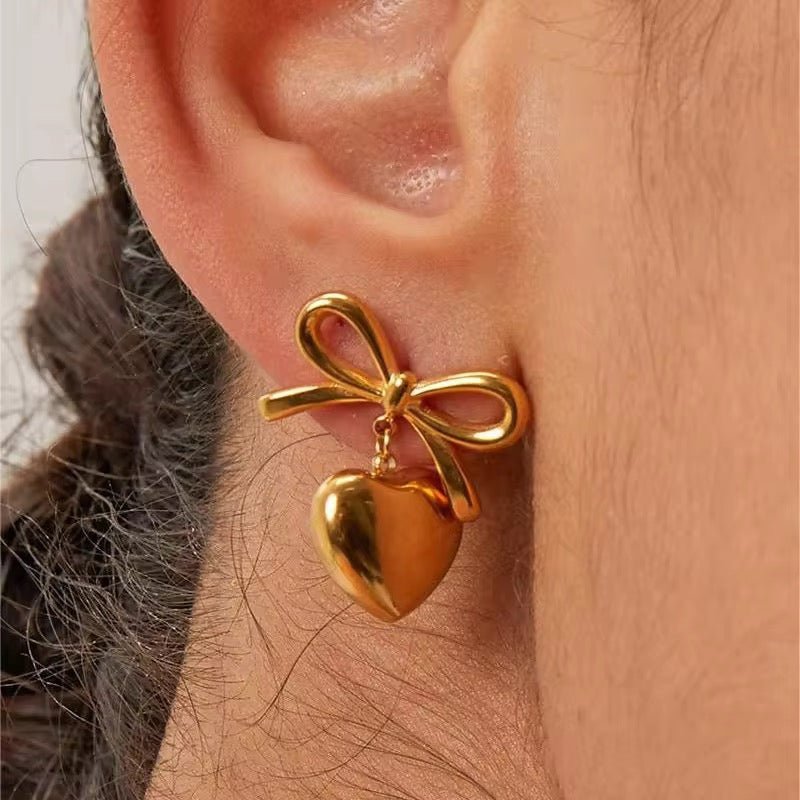 Bow heart studs
