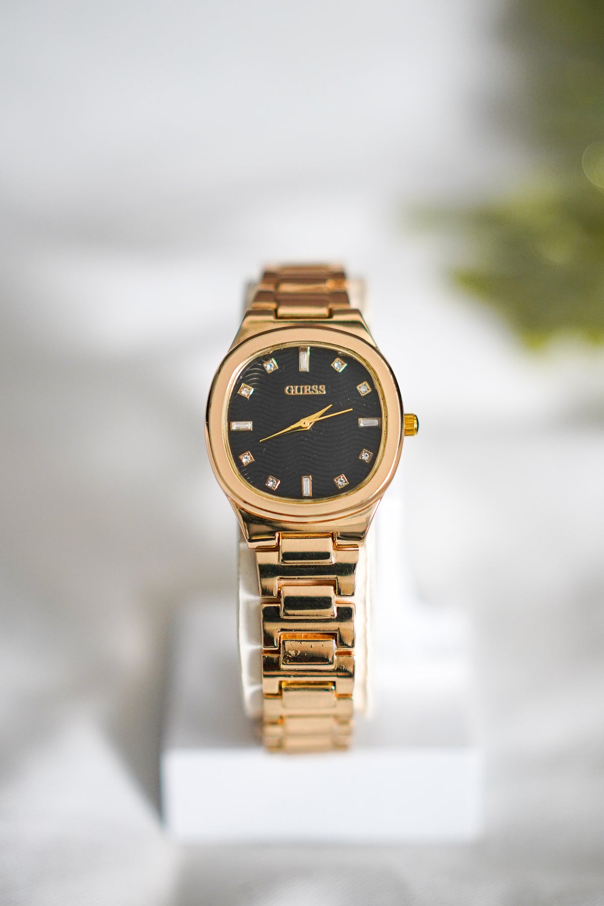 Guess Golden