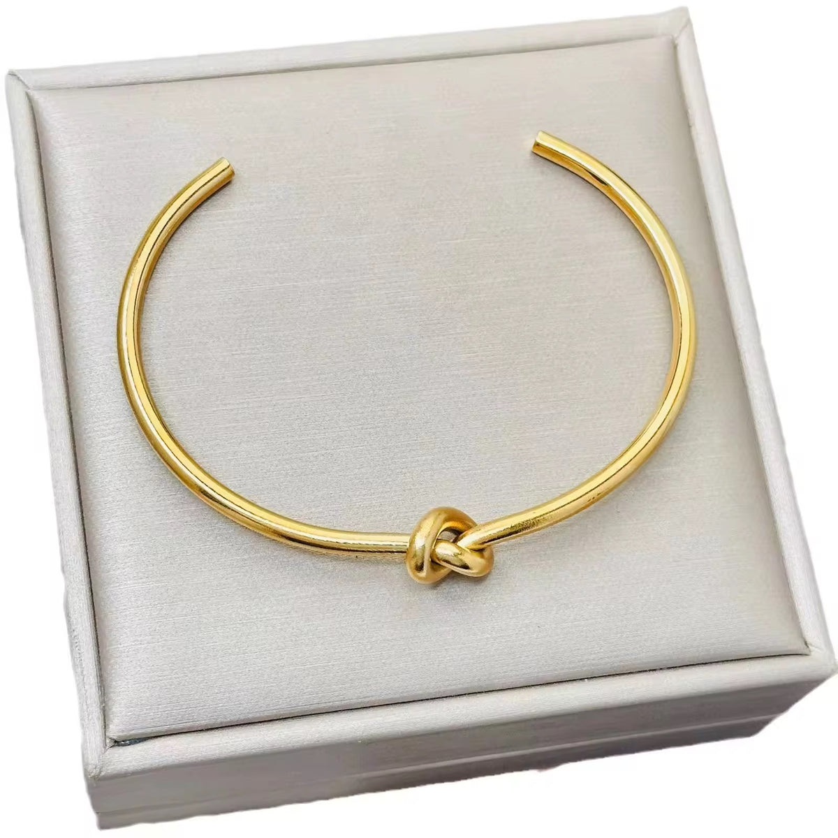 Knot Bracelet 18k