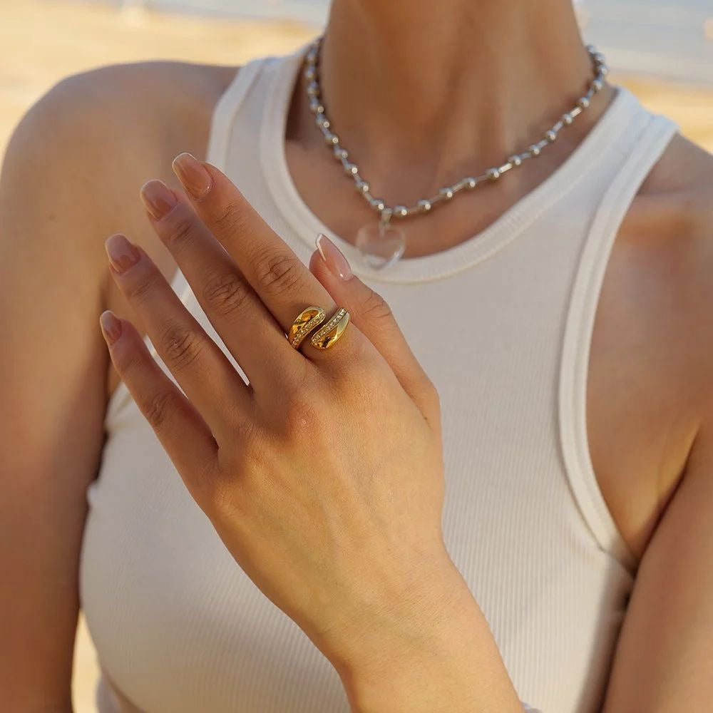 Curvy ring