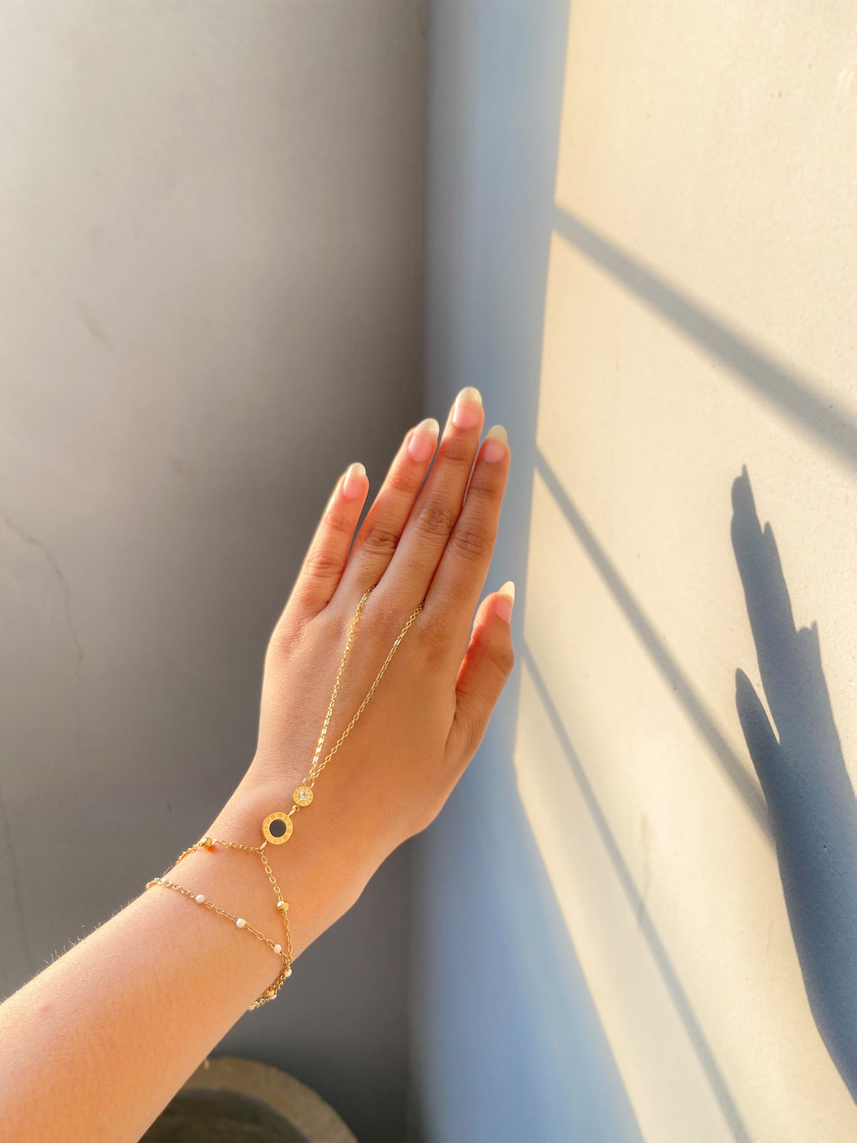 Roman Handchain