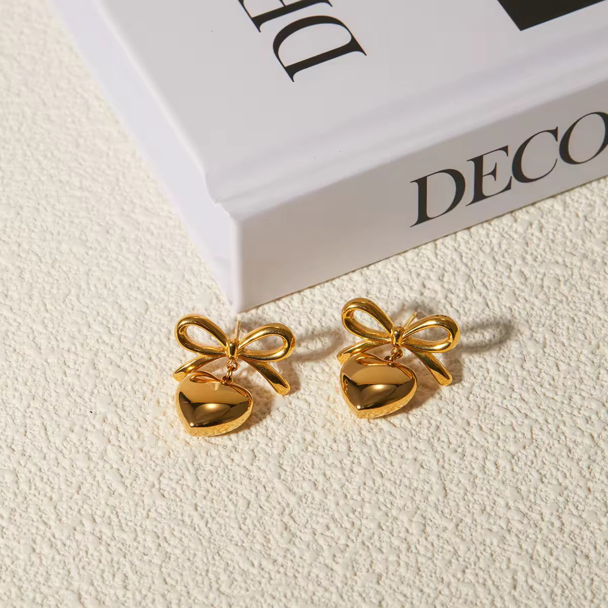 Bow heart studs