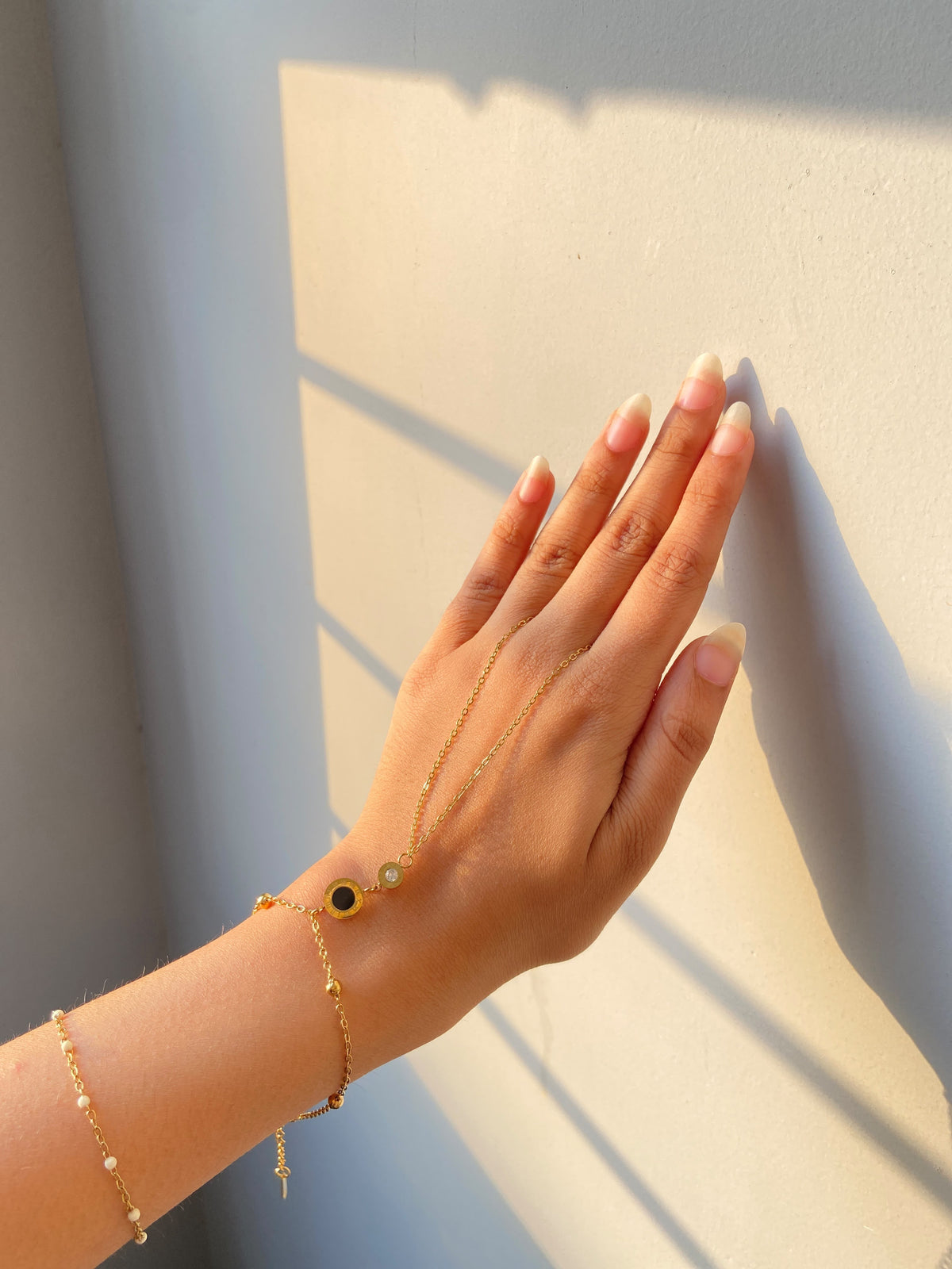 Roman Handchain