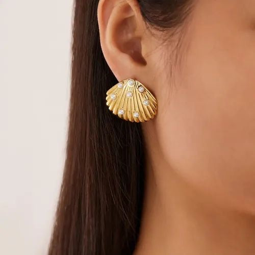 Seashell pearl earrings