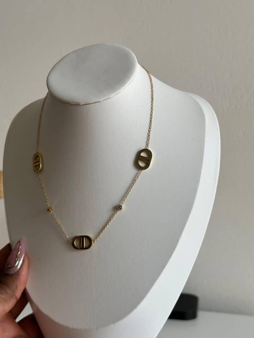 CD neckchain