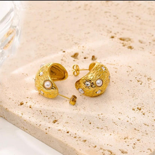 Vintage Pearl Studs 18k